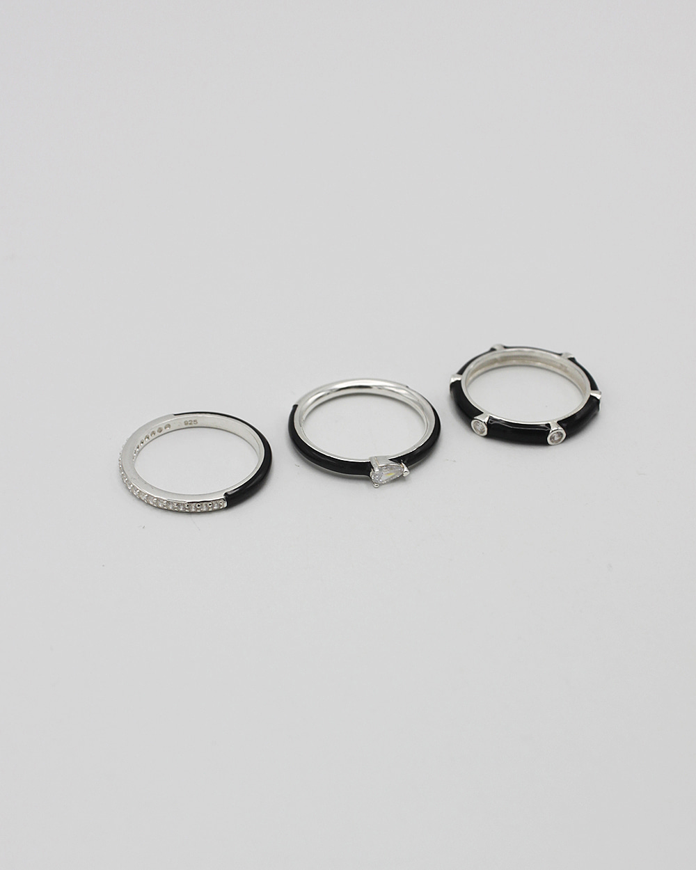 BLACK &amp; CUBIC POINT RING - 925 SILVER